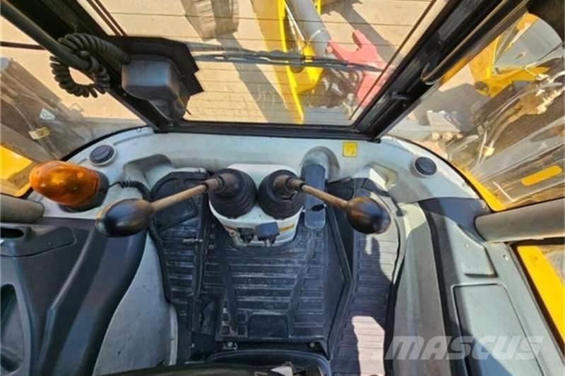 Dezzi CMI 4X4 TLB Εκσκαφείς Φορτωτές τύπου JCB