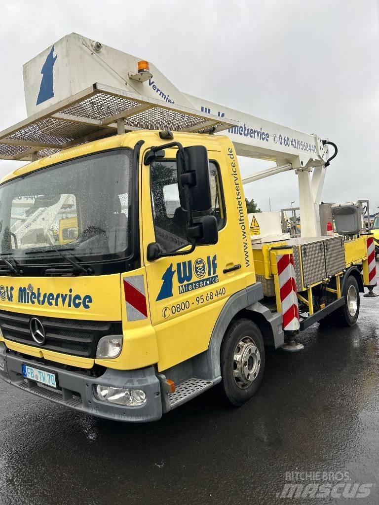 Bison TKA 28 KS Εναέριες πλατφόρμες τοποθετημένες σε φορτηγό