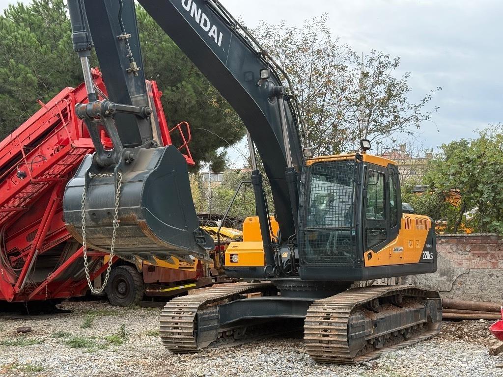 Hyundai Robex 220 LS Εκσκαφείς με ερπύστριες