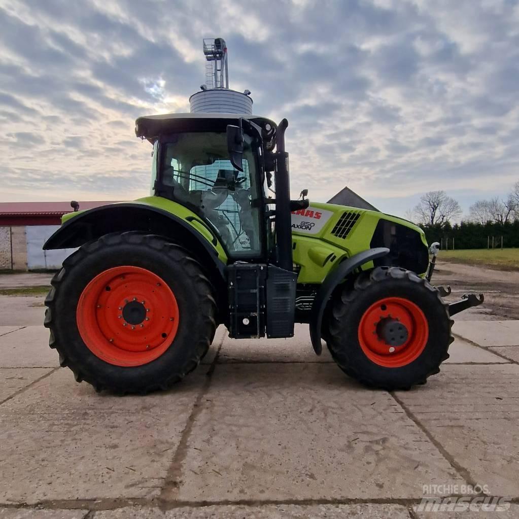 CLAAS Axion 850 Τρακτέρ