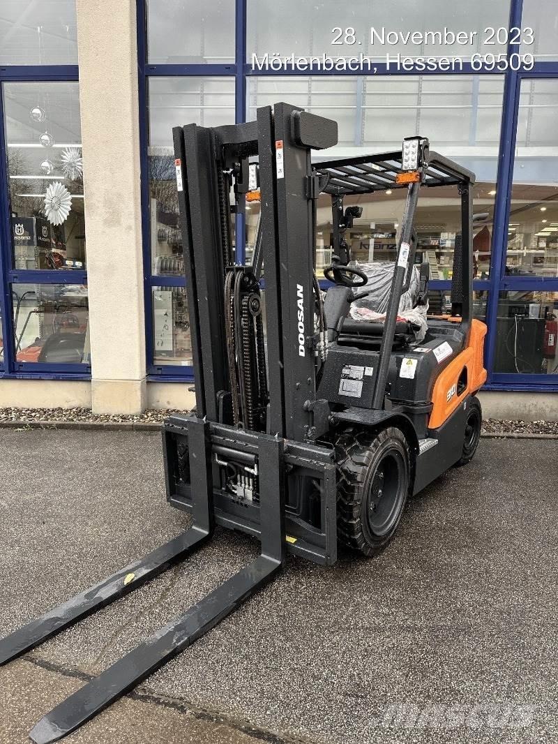 Doosan D30NXS Πετρελαιοκίνητα Κλαρκ