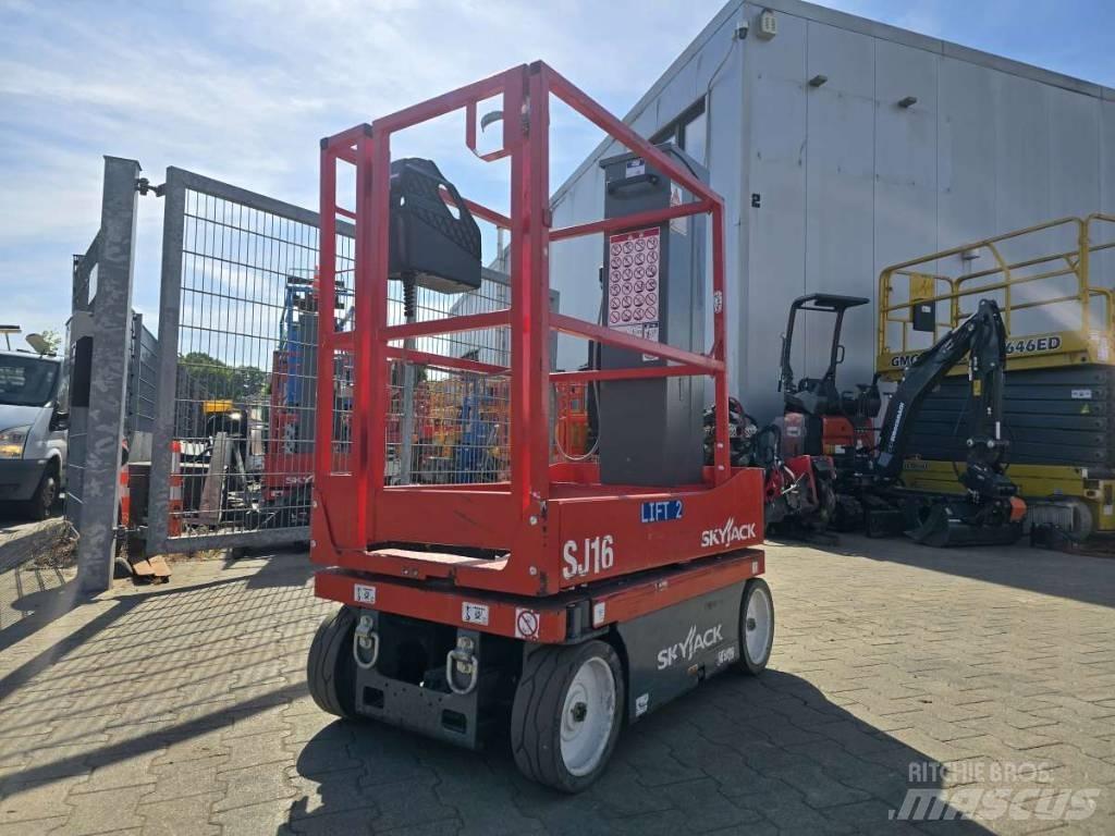 SkyJack SJ 16 Ανυψωτήρες με κατακόρυφους πυλώνες