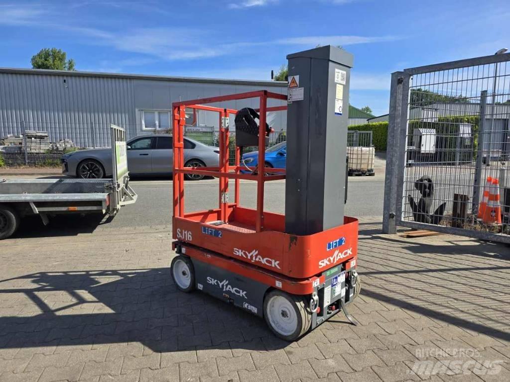 SkyJack SJ 16 Ανυψωτήρες με κατακόρυφους πυλώνες