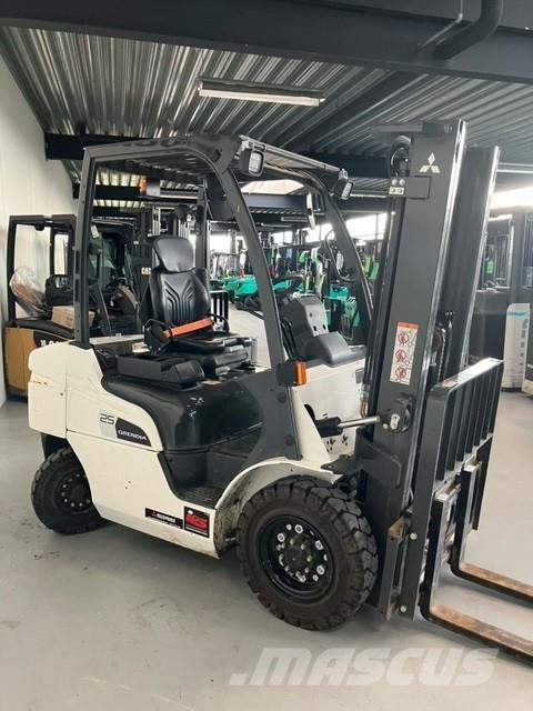 Mitsubishi FD25N3 Πετρελαιοκίνητα Κλαρκ