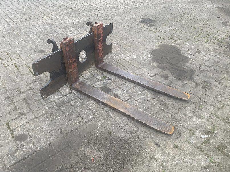 GiANT V 451 T Μίνι φορτωτές