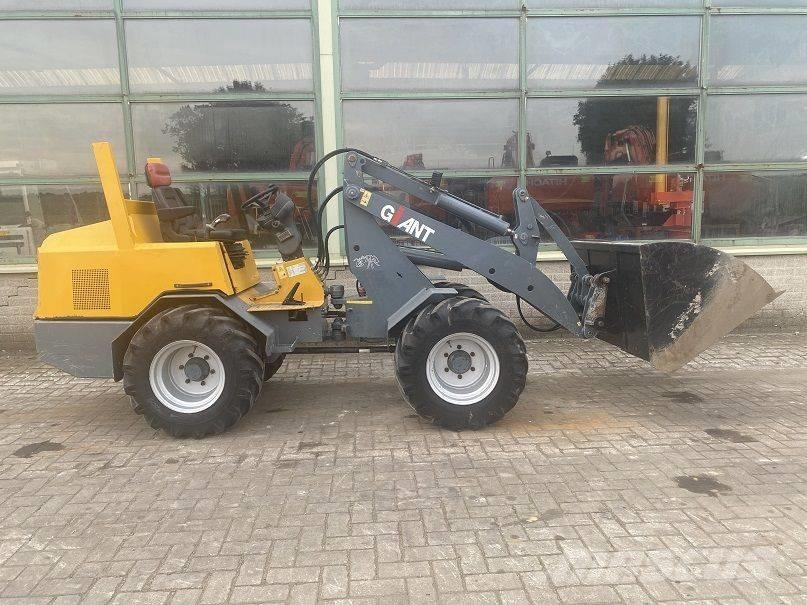 GiANT V 451 T Μίνι φορτωτές