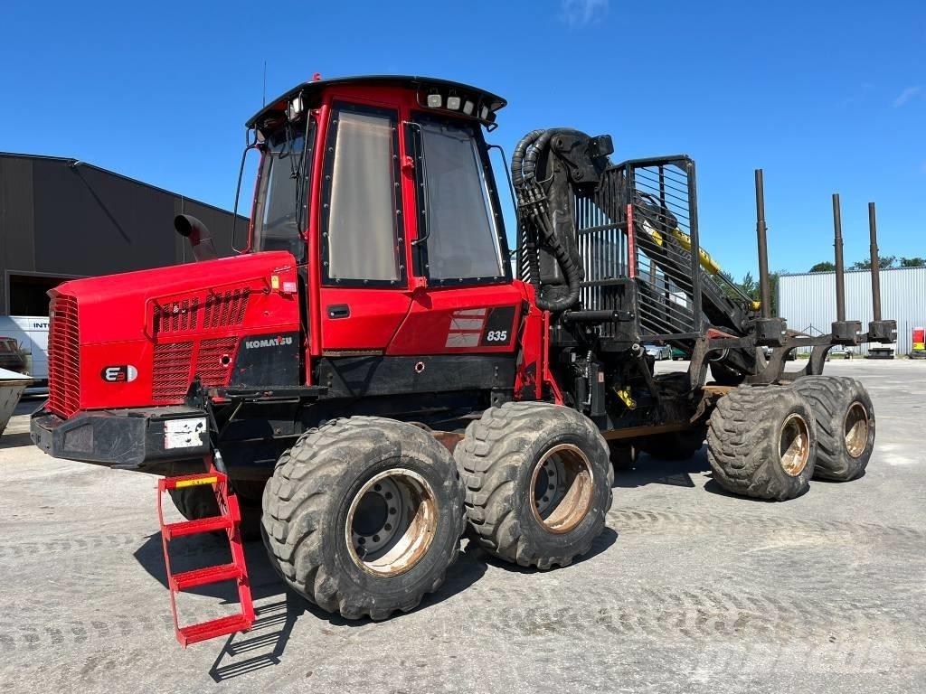 Komatsu 835 Μεταφορείς ξυλείας