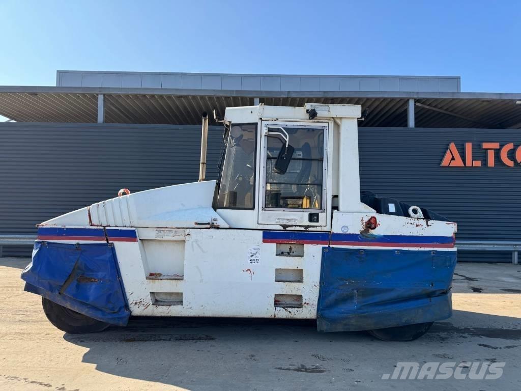 CAT RS-300B Κύλινδροι με επίσωτρα με αέρα