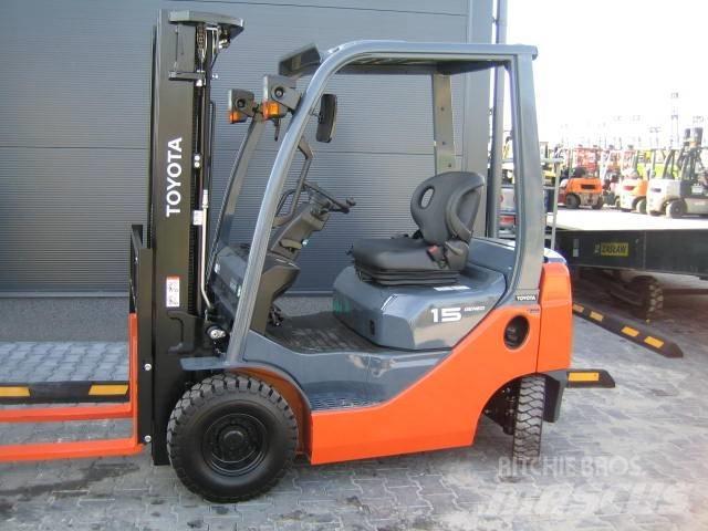 TOYOTA 028FGF15 Περονοφόρα ανυψωτικά κλαρκ με φυσικό αέριο LPG