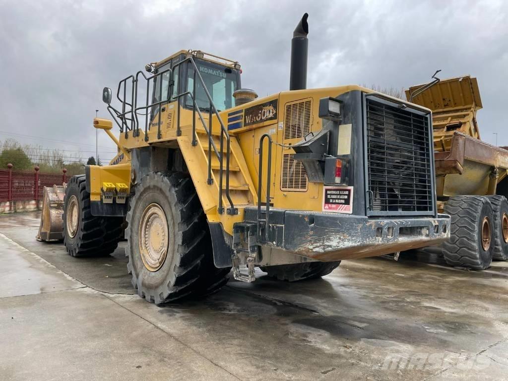Komatsu WA 600-6 Φορτωτές με λάστιχα (Τροχοφόροι)