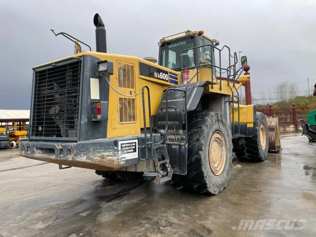 Komatsu WA 600-6 Φορτωτές με λάστιχα (Τροχοφόροι)