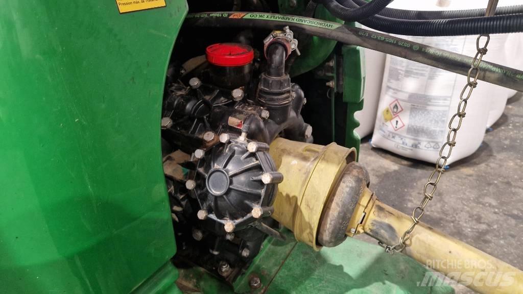 John Deere 962 i Ρυμουλκούμενα ψεκαστικά