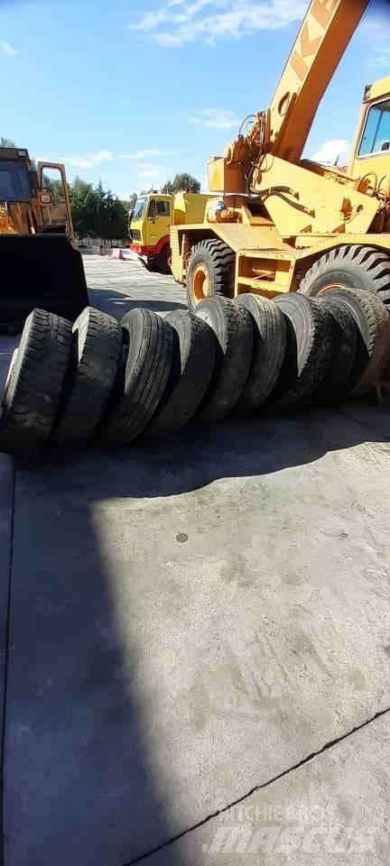 Bridgestone 13R22.5 Ελαστικά και ζάντες