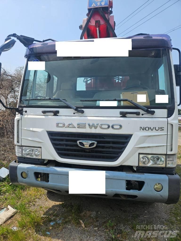 Horyong SKY450 Εναέριες πλατφόρμες τοποθετημένες σε φορτηγό