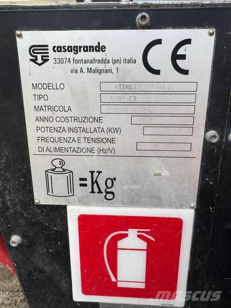 Casagrande B300 Βαριά τρυπάνια