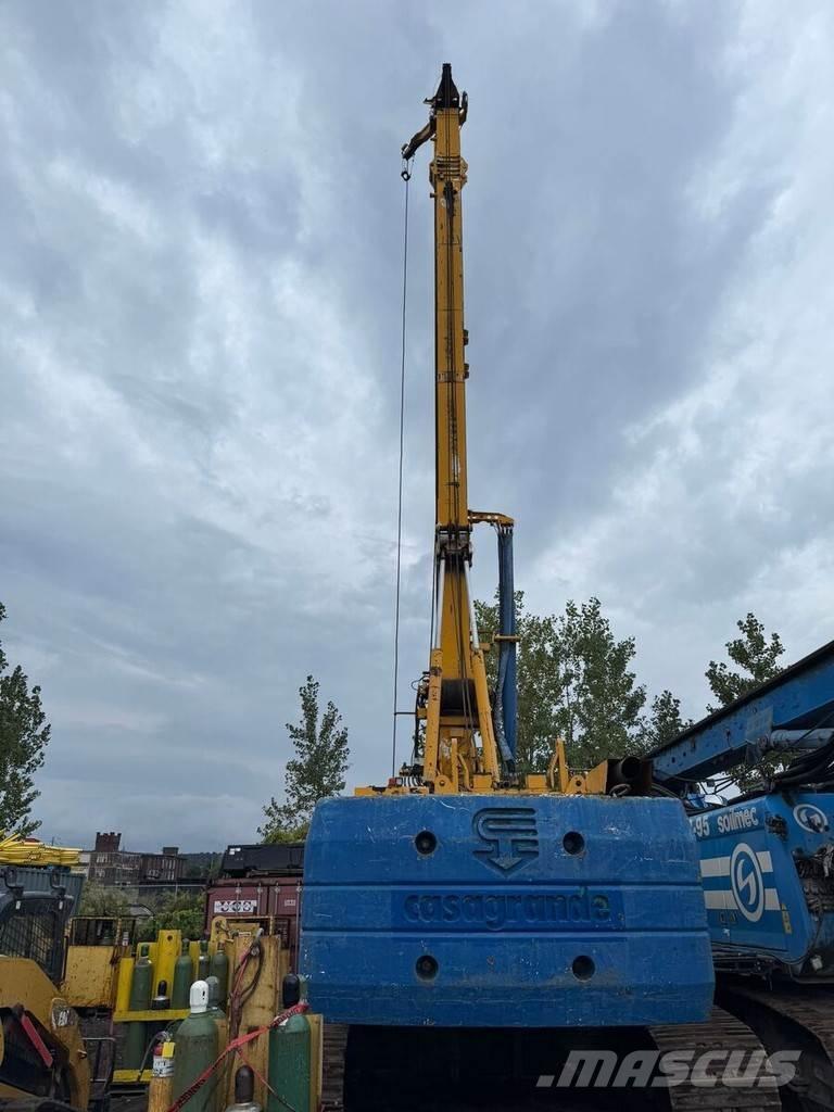 Casagrande B300 Βαριά τρυπάνια