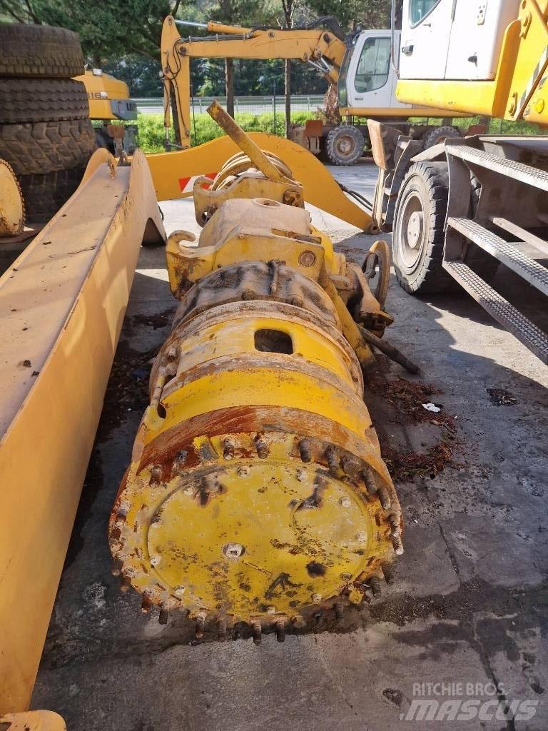 Komatsu KWA 055HD-4 Άξονες