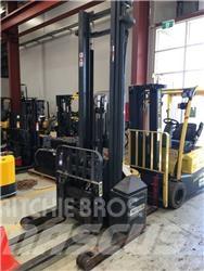 Combilift Combi WR Παλετοφόρα πεζού χειριστή με ιστό