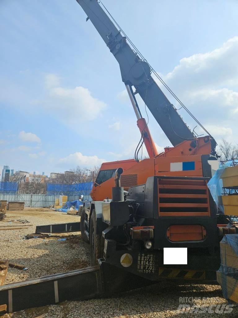 Komatsu LW 250 Γερανοί ανώμαλου εδάφους