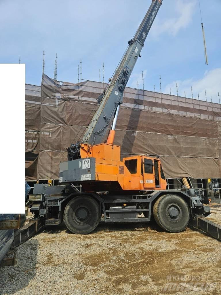 Komatsu LW 250 Γερανοί ανώμαλου εδάφους