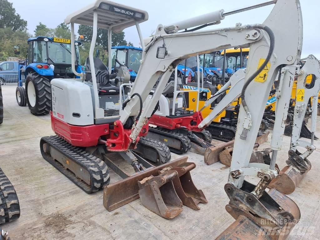 Takeuchi TB23R Εκσκαφάκι (διαβολάκι) < 7t