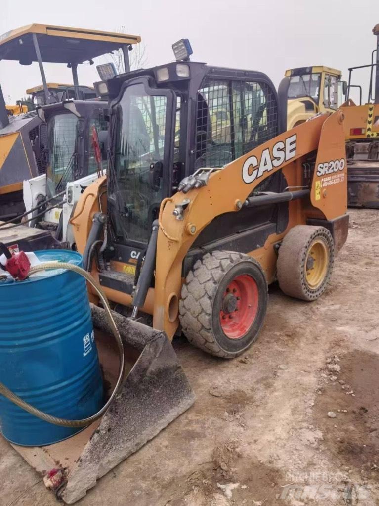 CASE SR 200 Φορτωτάκια