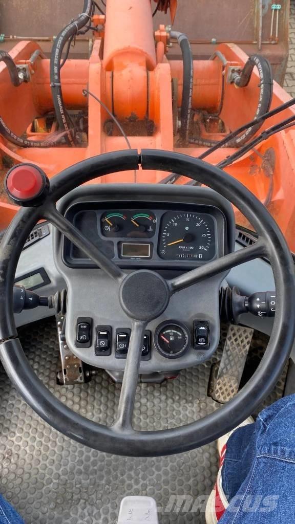 Hitachi LX 210 E Φορτωτές με λάστιχα (Τροχοφόροι)