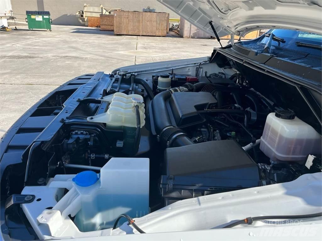 Nissan NV Κλειστού τύπου