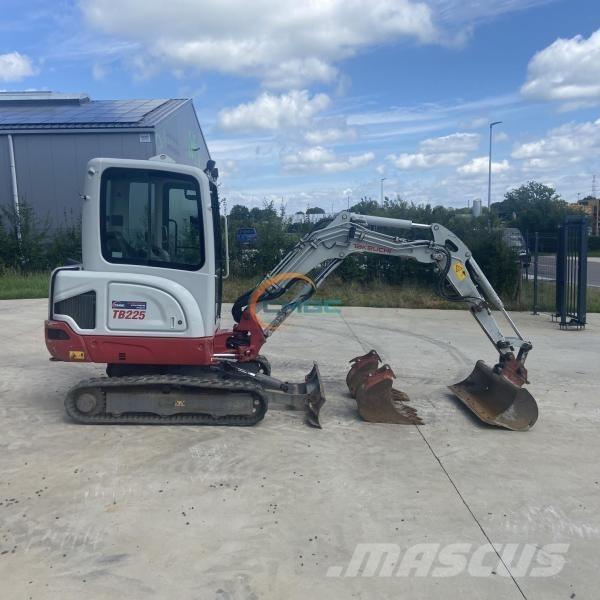 Takeuchi TB225 Εκσκαφείς με τροχούς - λάστιχα