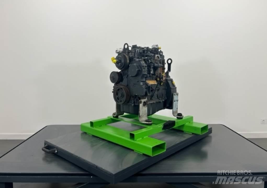 CASE 221E Κινητήρες