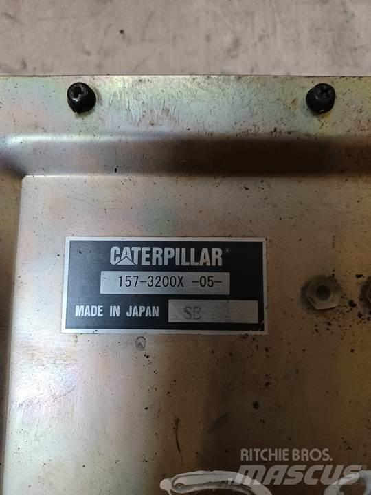 CAT 318C Καμπίνες και εσωτερικό