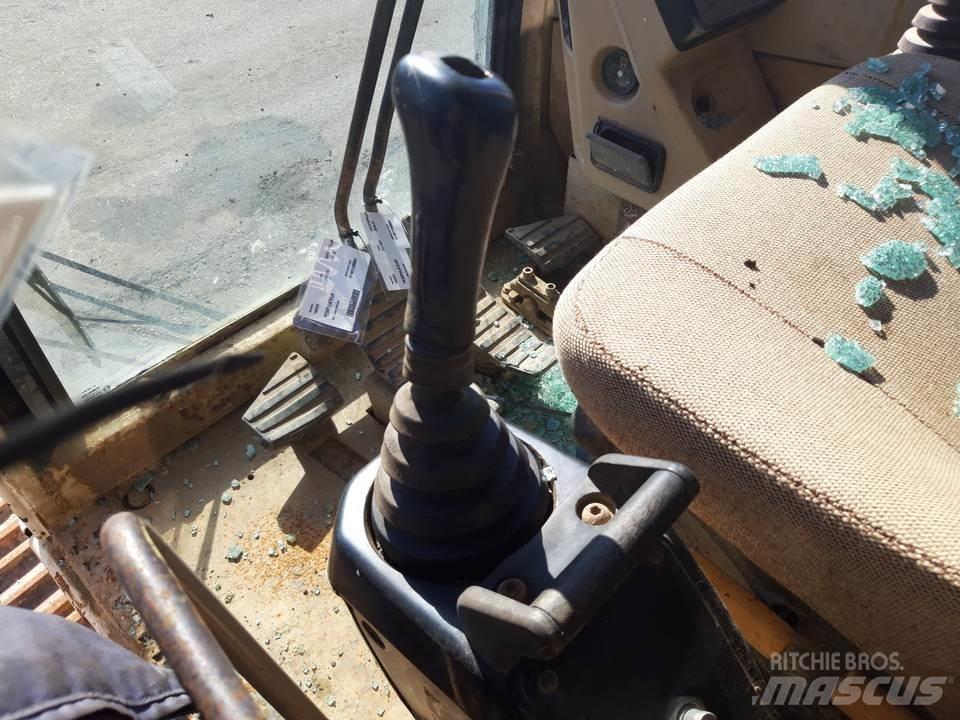 CAT 325LN Καμπίνες και εσωτερικό