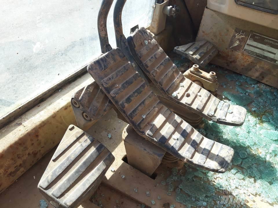 CAT 325LN Καμπίνες και εσωτερικό