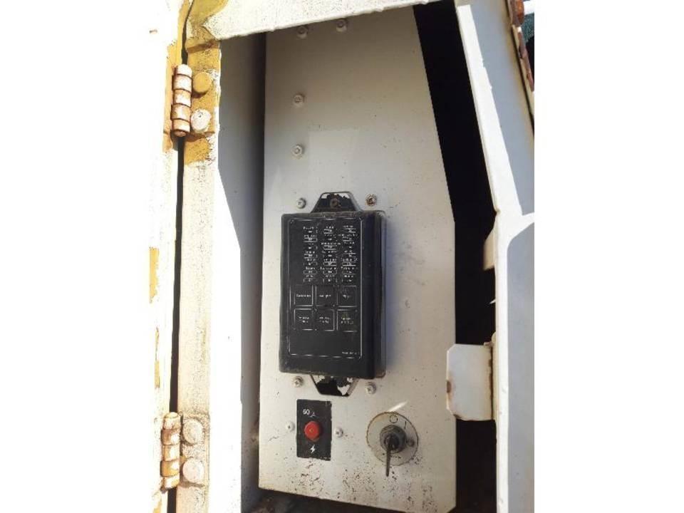 CAT 325LN Καμπίνες και εσωτερικό
