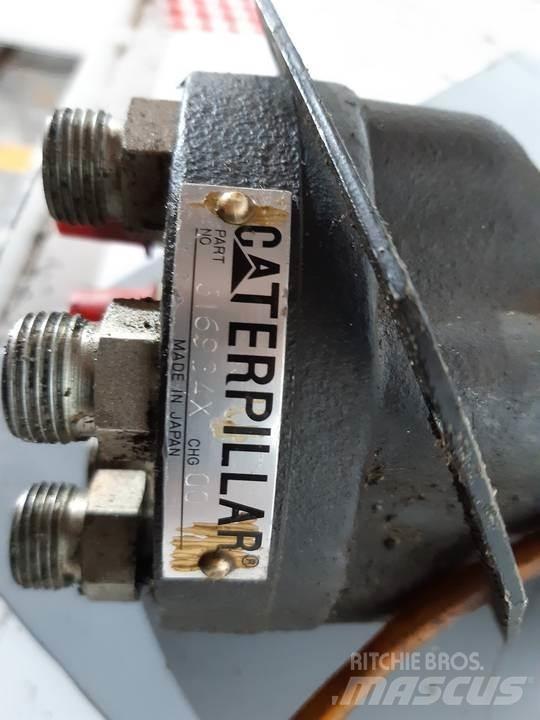 CAT 330L Καμπίνες και εσωτερικό