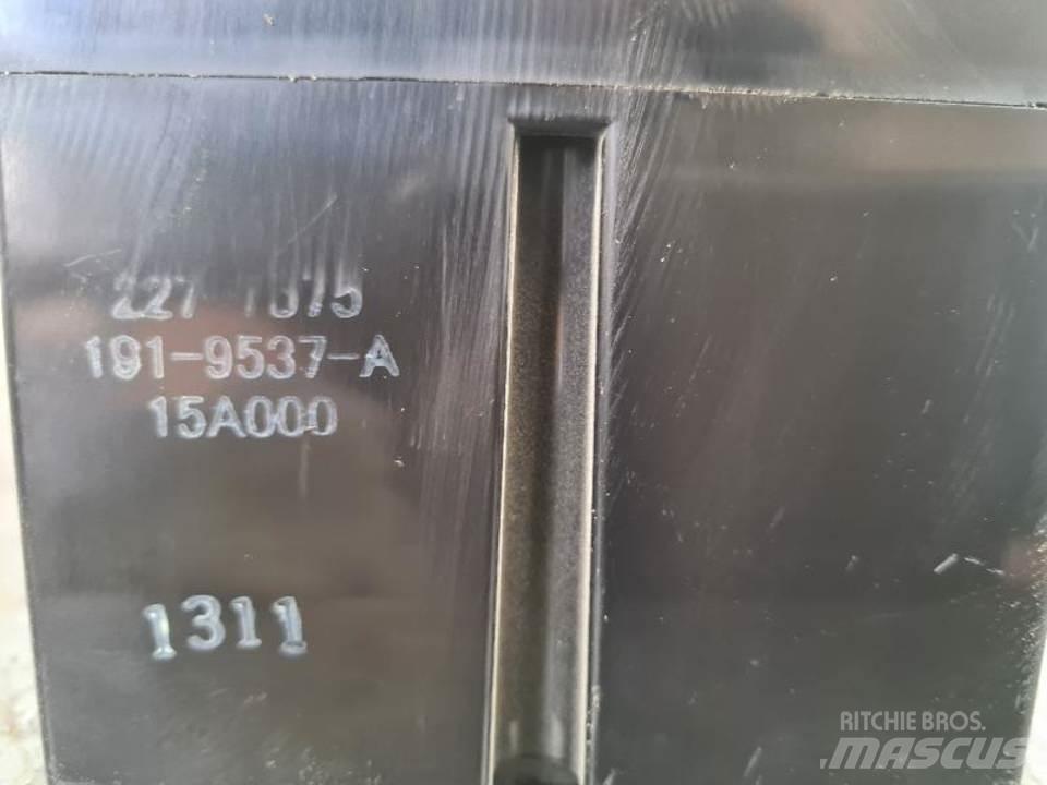 CAT 336DL Καμπίνες και εσωτερικό