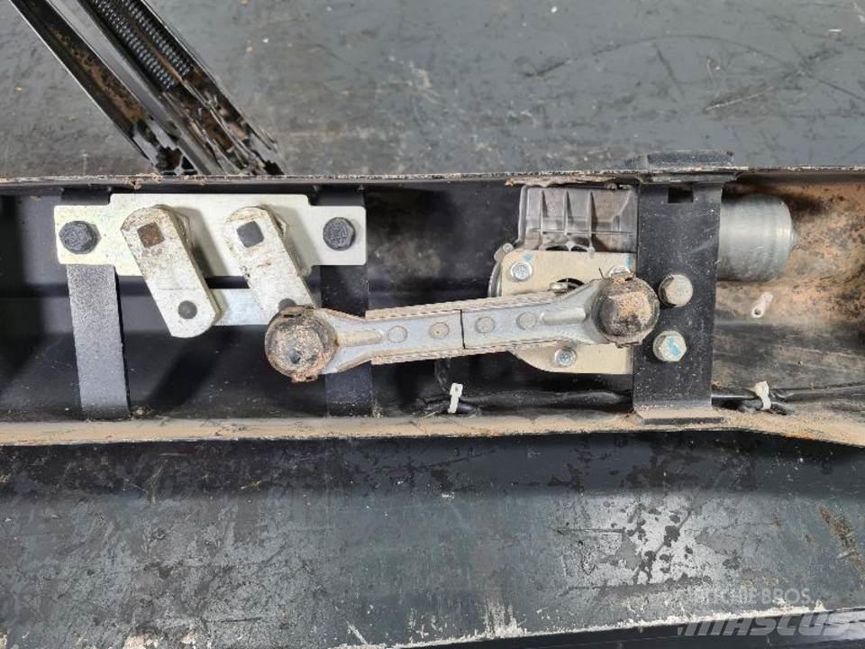 CAT 336DL Καμπίνες και εσωτερικό