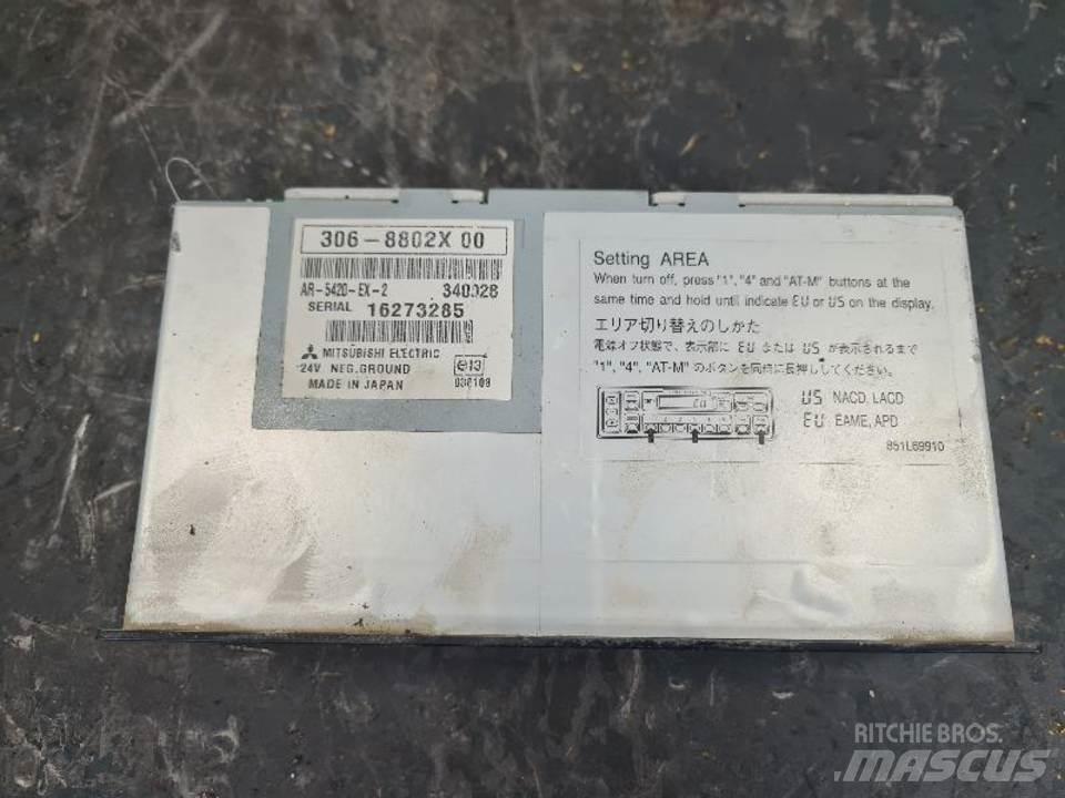 CAT 336DL Καμπίνες και εσωτερικό