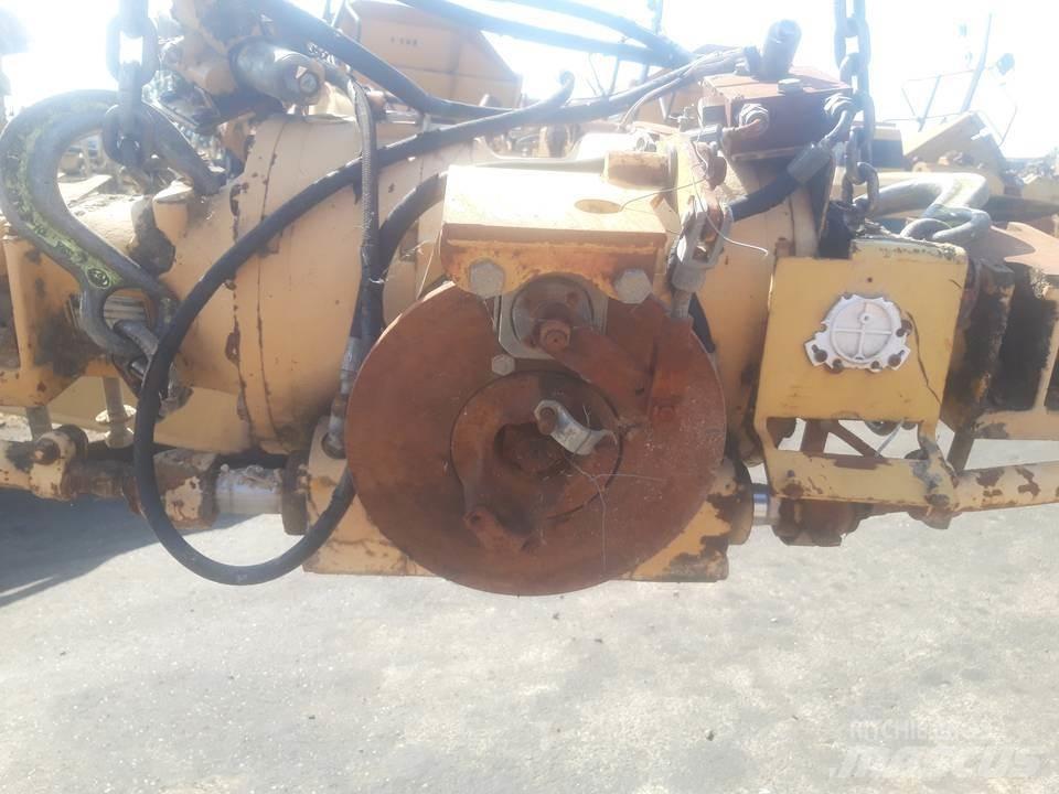 CAT 438B Μετάδοση κίνησης
