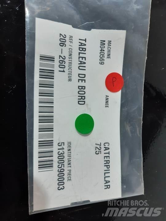 CAT 725 Καμπίνες και εσωτερικό