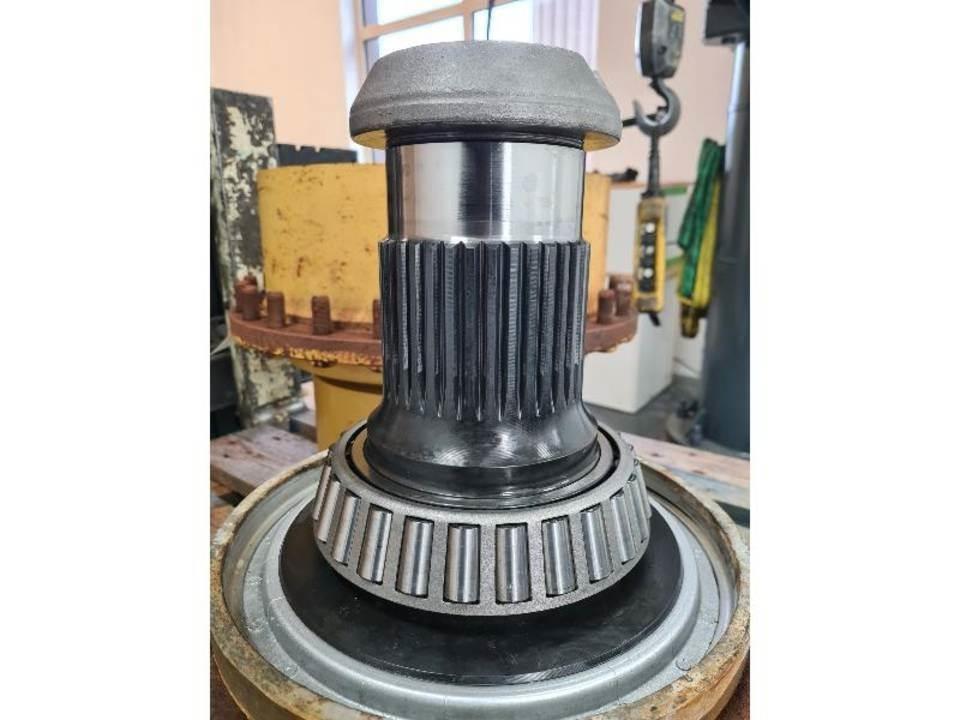 CAT 735 Μετάδοση κίνησης