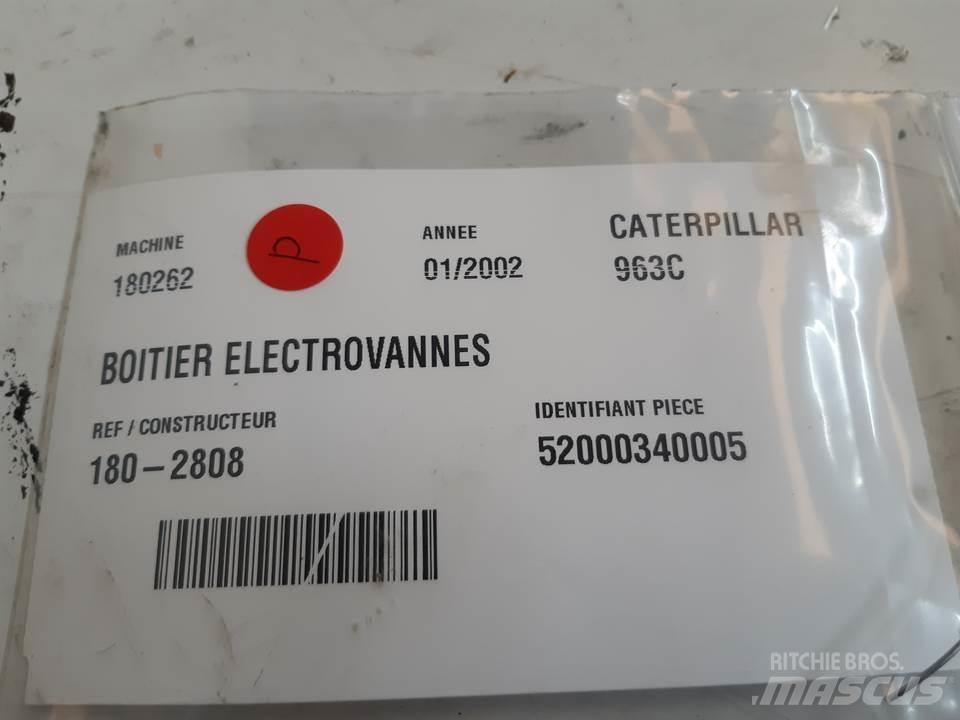 CAT 963C Καμπίνες και εσωτερικό