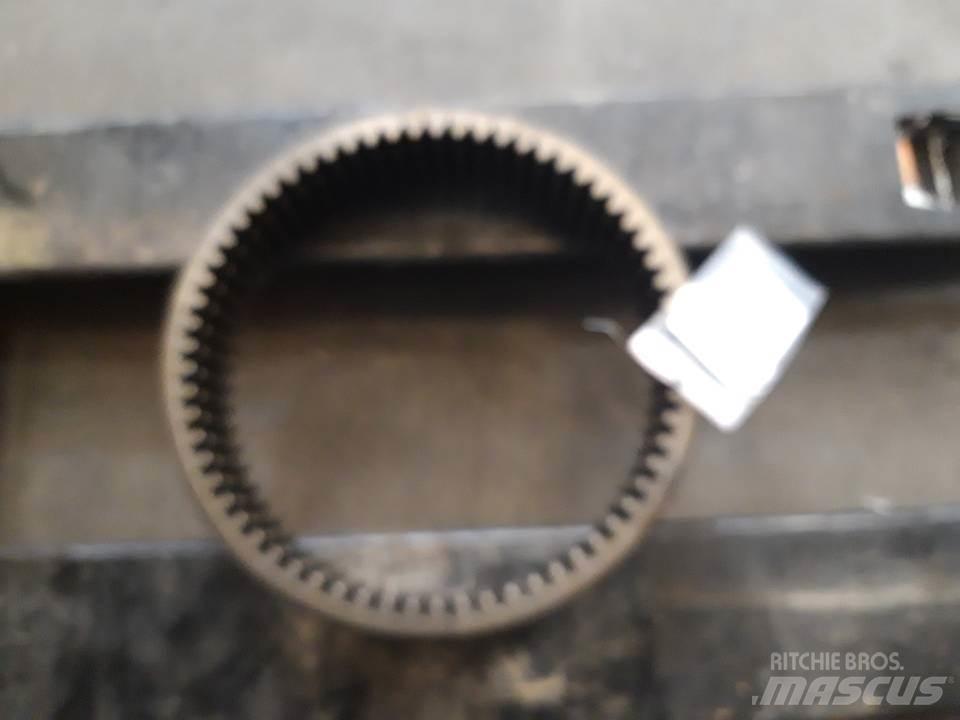 CAT 966E Μετάδοση κίνησης