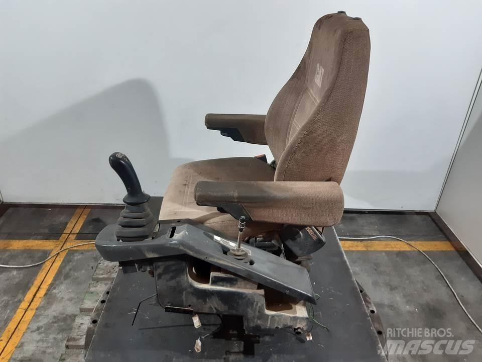 CAT M312 Καμπίνες και εσωτερικό