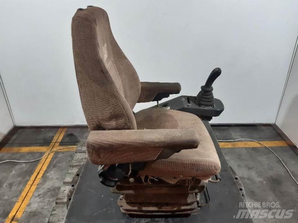 CAT M312 Καμπίνες και εσωτερικό