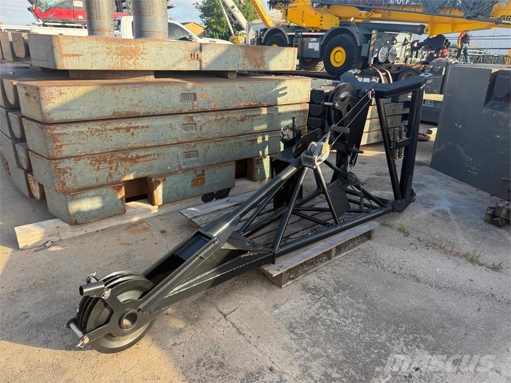 Liebherr  Μπούμες και κουτάλες