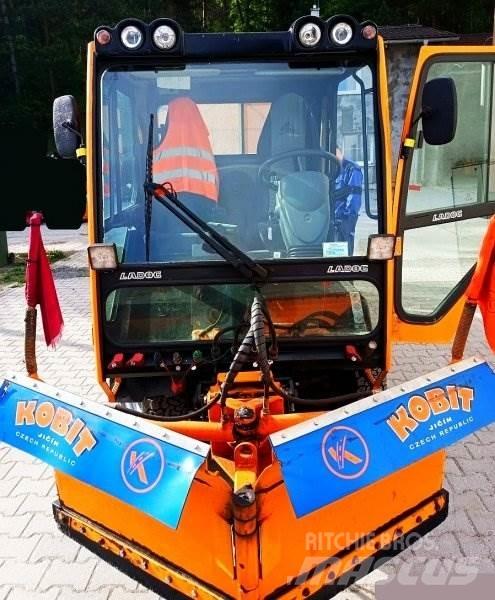 Ladog G 129 +Kobit Διαστρωτήρες άμμου και αλατιού