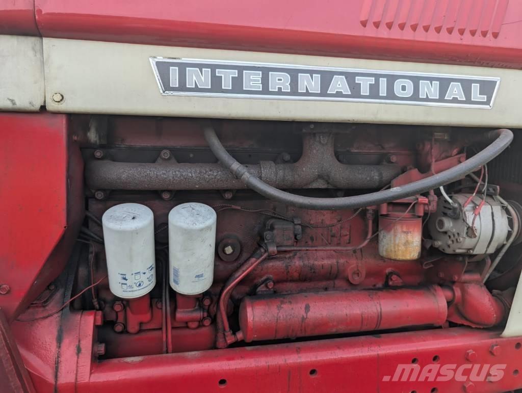 International 966 Τρακτέρ
