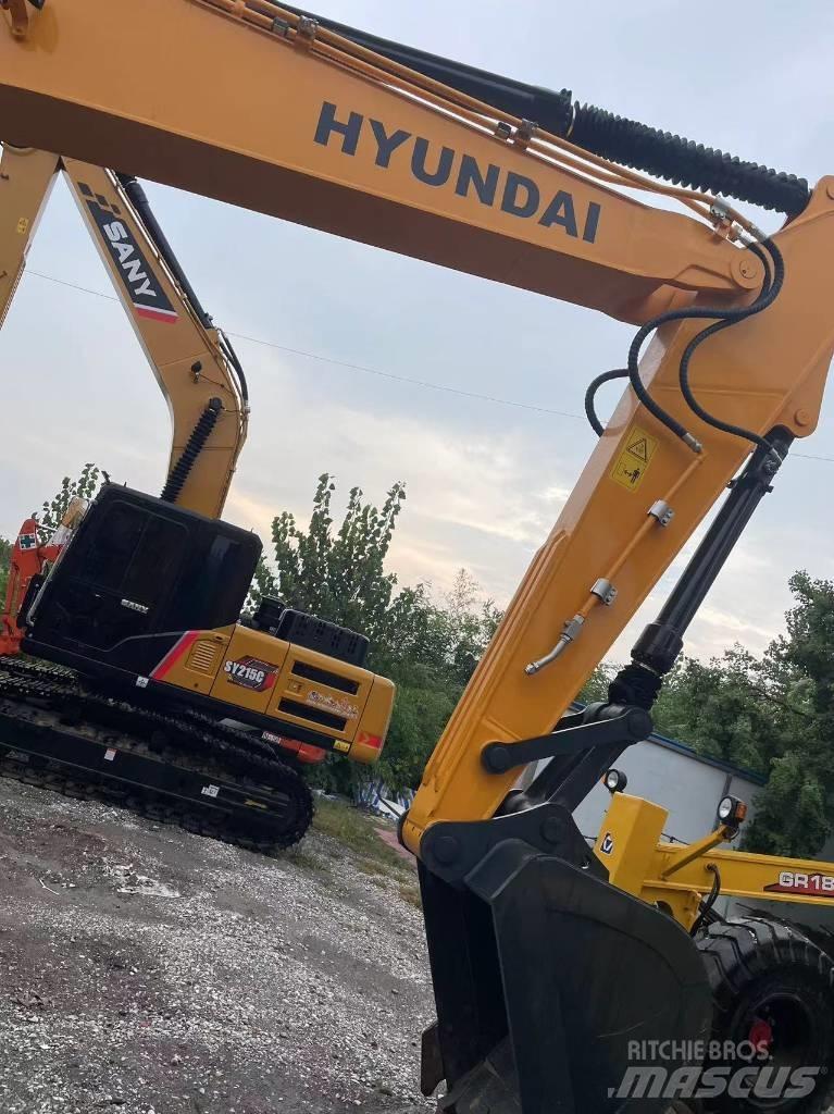 Hyundai R220 Εκσκαφείς με ερπύστριες