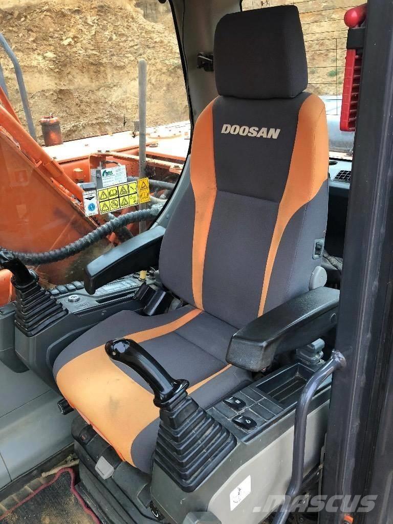 Doosan DX 225 Εκσκαφείς με ερπύστριες